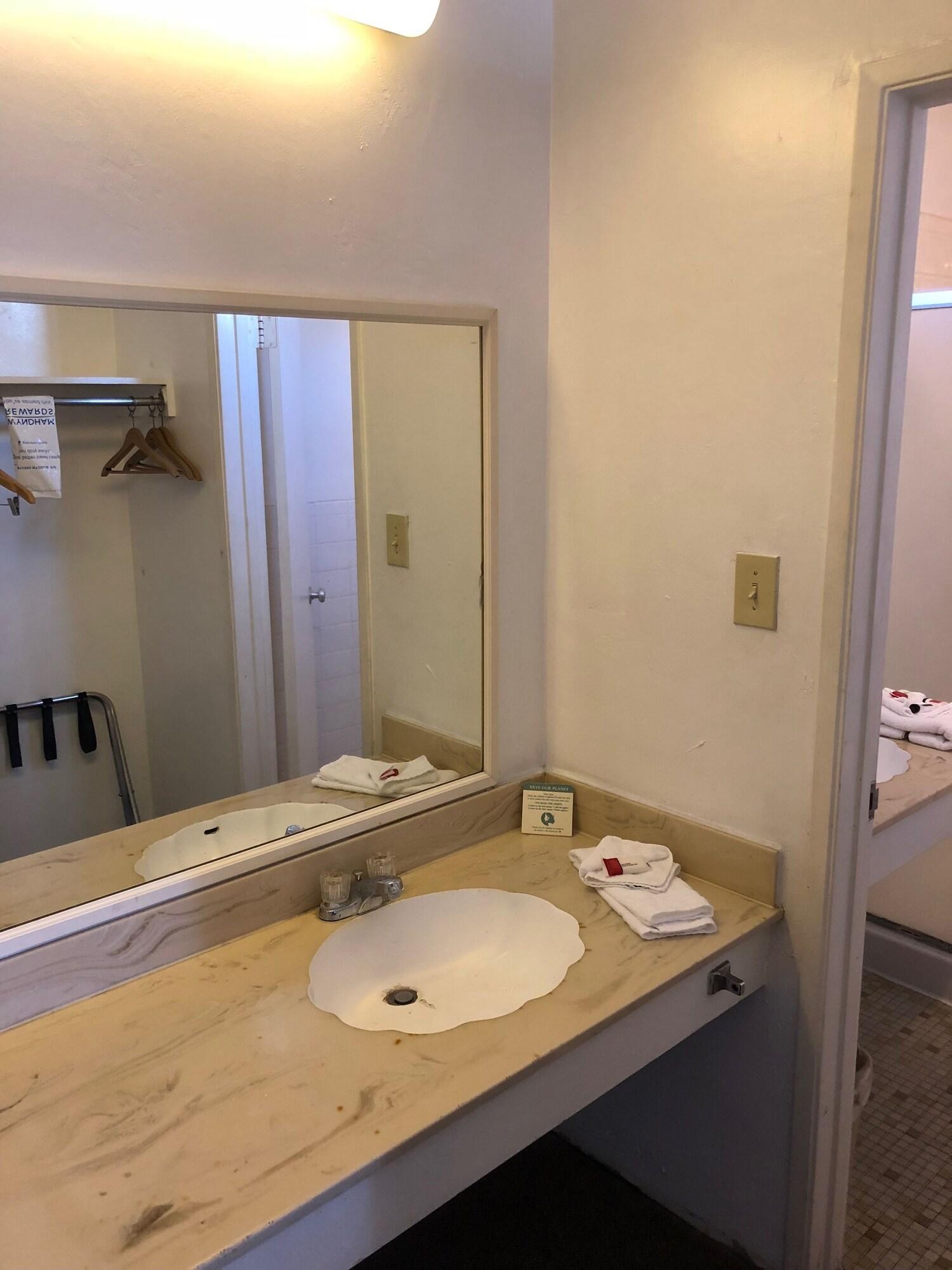 Days Inn By Wyndham Camarillo - Ventura Esterno foto