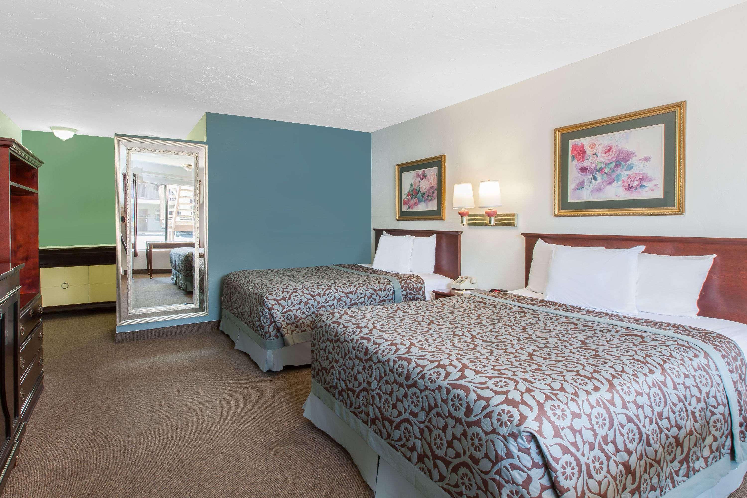 Days Inn By Wyndham Camarillo - Ventura Esterno foto
