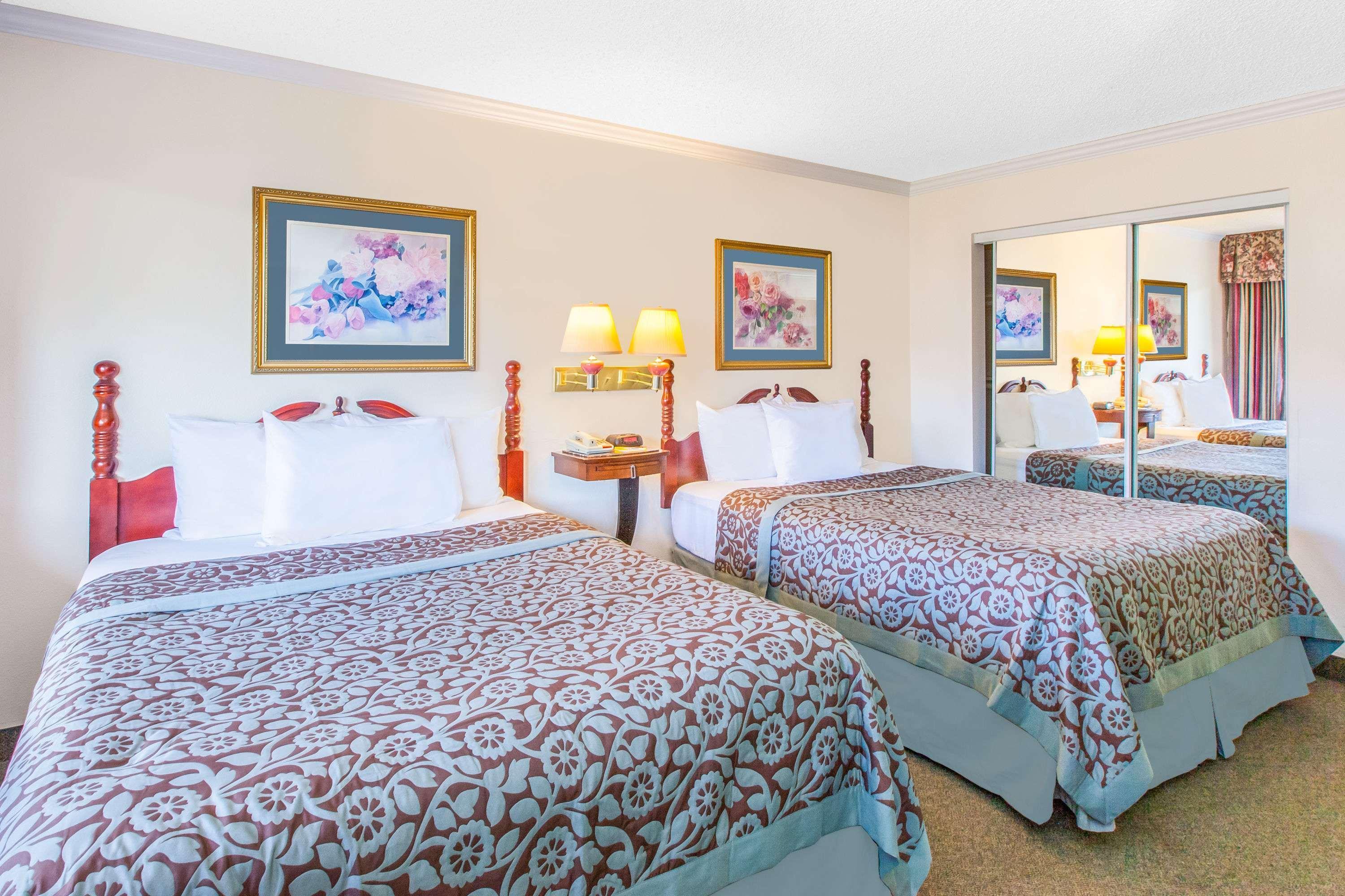 Days Inn By Wyndham Camarillo - Ventura Esterno foto
