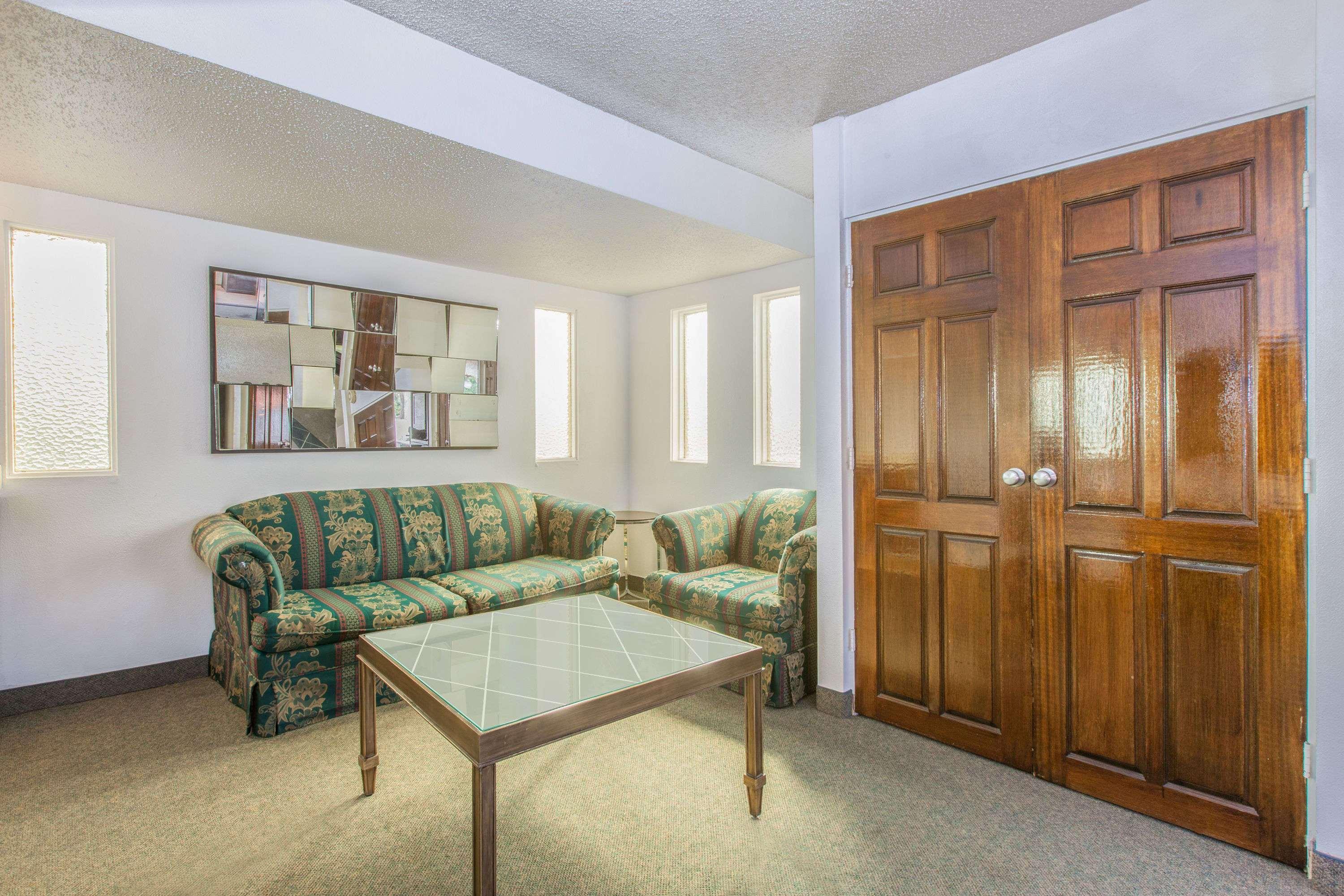 Days Inn By Wyndham Camarillo - Ventura Esterno foto