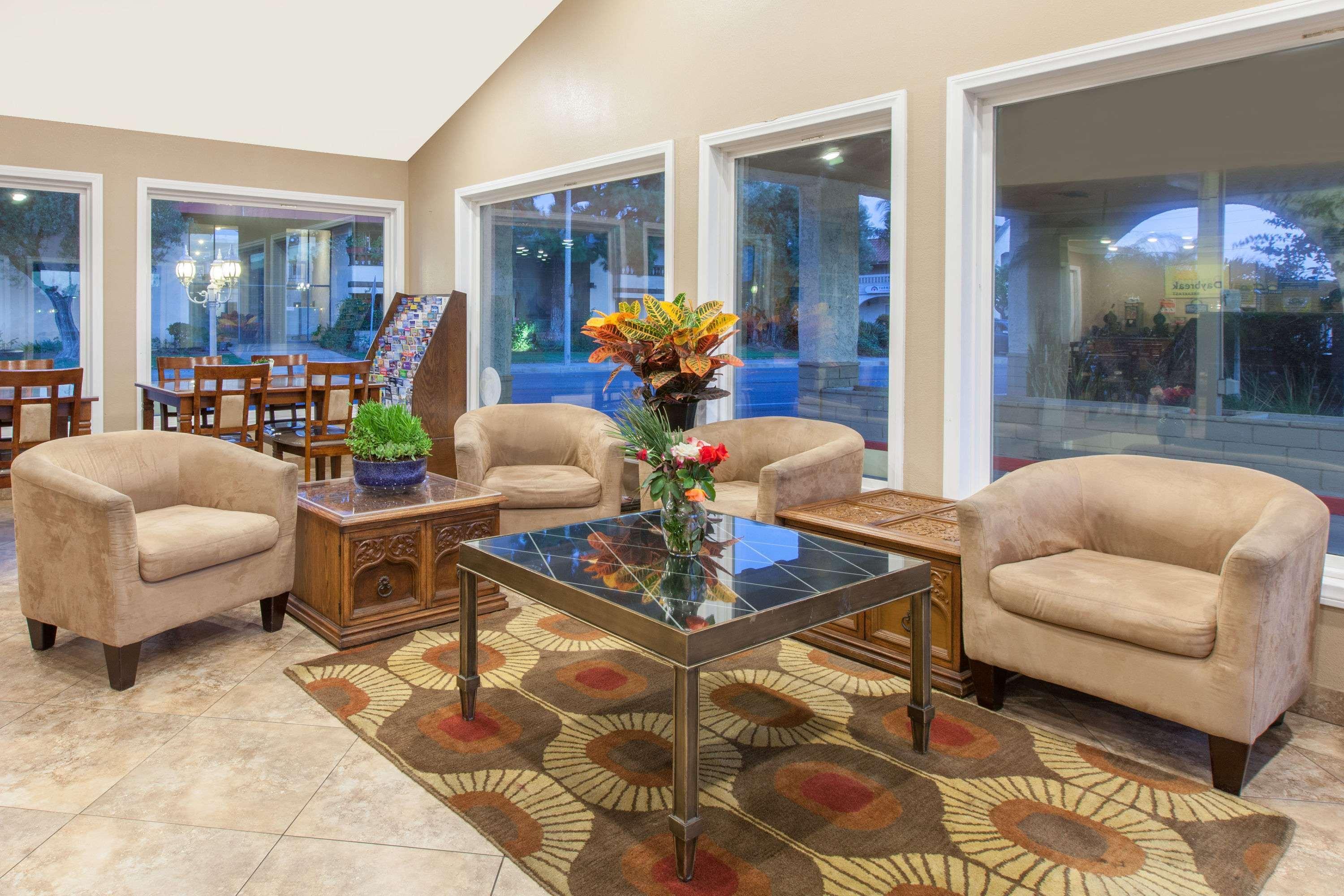 Days Inn By Wyndham Camarillo - Ventura Esterno foto