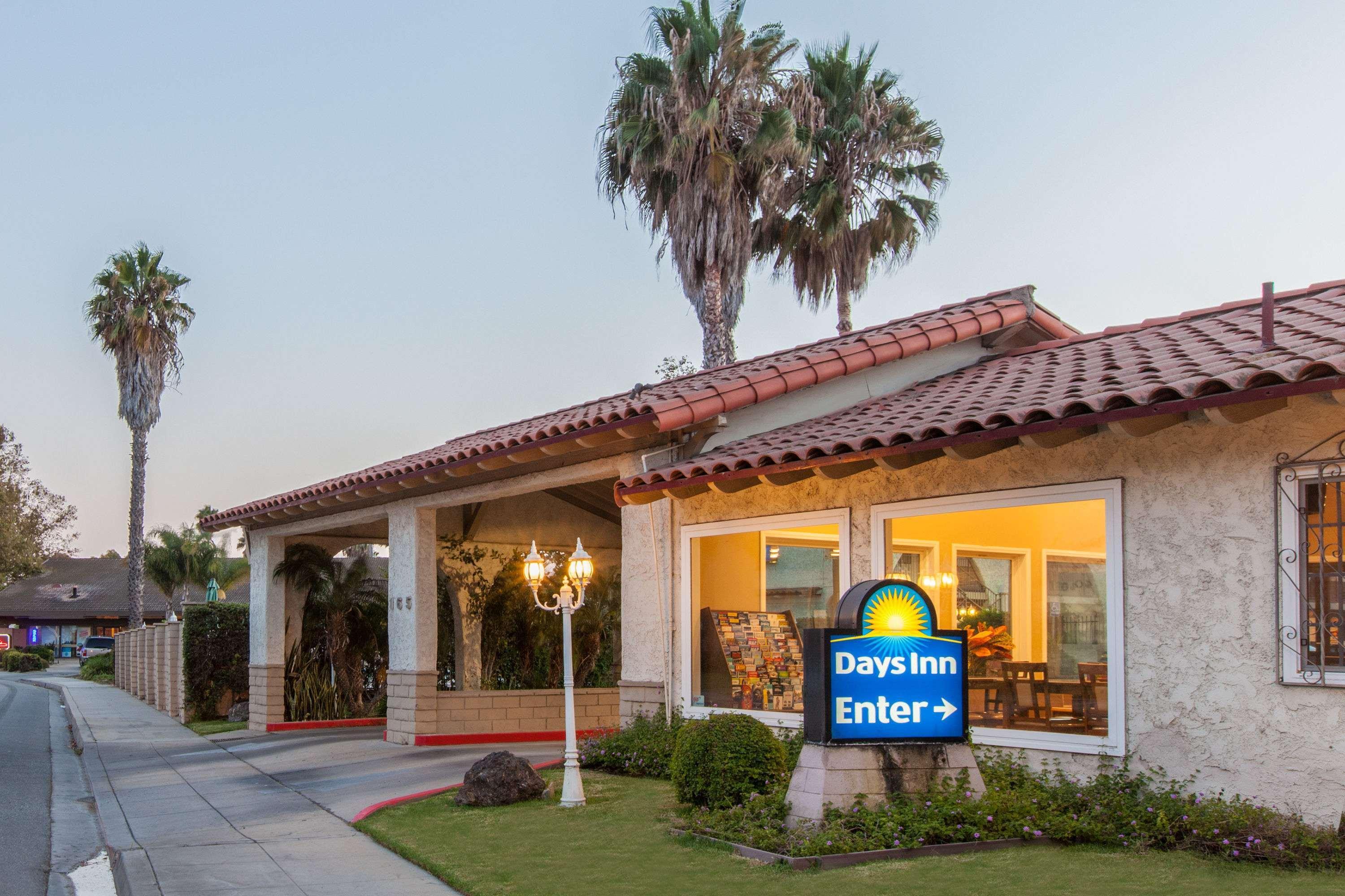 Days Inn By Wyndham Camarillo - Ventura Esterno foto