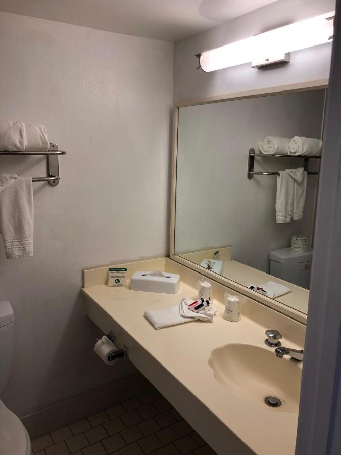 Days Inn By Wyndham Camarillo - Ventura Esterno foto